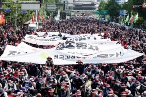 폭염에도 민주노총 5만명 집결… 尹정부 출범 후 첫 대규모 집회 개최