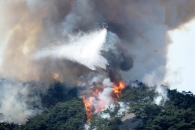 인왕산 산불 대응 2단계 발령… 헬기 11대 등 투입