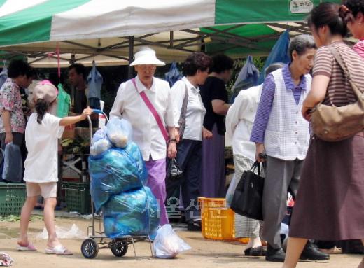 잠실 주공5단지 ‘금요 알뜰시장’