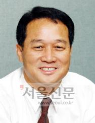 [서울광장] ‘이명박 특검법’ 국민 눈높이가 해법이다/황진선 수석부국장