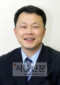 [데스크 시각] 삼성전자가 안드로이드를 인수했다면…/김태균 온라인뉴스부장