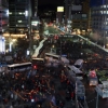 민주노총 총파업 집회 참가자들, 세종로 점거…경찰 “물대포 쏘겠다” 경고