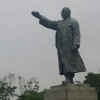 ‘얼룩덜룩’ 방치된 남산공원 백범 동상
