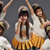 Korean girl group Crayon Pop...new single “ra ri ru re”