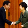 아베 “위안부 사죄·반성”… 朴대통령 “새로운 관계 열자”