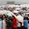 [서울포토] ‘비가 와도 뜨거운 나눔 열기’…저소득층 어린이 돕기 ‘위아자 나눔장터’