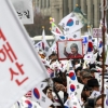 ‘태극기집회’ 탄핵반대 보수단체 대거 집결…“특검해체·계엄령 선포”