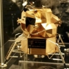 ‘달 착륙’ 닐 암스트롱 박물관 금 소재 달 탐사선 모형 도난