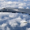 美 폭격기 B-1B랜서, 北동해공역 비행…“휴전선 최북단 비행”