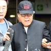 ‘대작 의혹’ 조영남 추가 사기혐의에 집행유예 구형