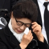 [서울포토] ‘아버지...’…박근령씨, 박정희 전 대통령 38주기 추모식 참석