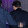 [서울포토] ‘쓸쓸한 뒷모습’ 원세훈 전 국정원장, 검찰 출석