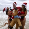 [포토] ‘뜨거워도 좋아’ 해변에서 즐기는 크리스마스