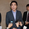 [서울포토] “불륜 의혹은 거짓”…기자들 앞에 선 박수현 전 청와대 대변인