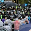 경찰, 사드 장비 반입 반대 주민 강제해산 돌입