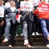 [포토] ‘발가락은요?’…한국당, 민주 허태정 대전시장 후보 겨냥 퍼포먼스