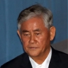 [포토] ‘굳은 표정’ 최경환 자유한국당 의원, 속행공판 출석