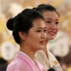 [포토] ‘고운 한복 자태’ 북한 접대원, 이산가족상봉 준비