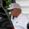 트럼프, 초청 못 받은 매케인 장례식날 골프장으로 직행