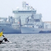 “평화의 섬 제주… 관함식 반대” 카약 시위