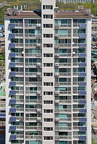 녹색드림협동조합은 서울 동대문구 홍릉동부센트레빌아파트 전 세대(371세대)에 태양광을 시공했다. 이 아파트는 환경상과 서울시장장을 받았다.