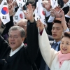 “한반도 평화 위해 일본과 협력도 강화” 일본 직접 비판 자제한 문 대통령 왜
