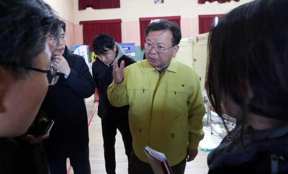 “정치 없는 행정은 독단이요, 행정 없는 정치는 무능하다”