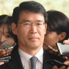 신광렬·성창호 ‘수사정보 유출 혐의’ 재판장 “명백한 공소장 일본주의 위반 있다”