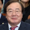 [포토] ‘터져버린 웃음’ 강효상 자유한국당 의원