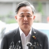 경찰 출석한 표창원 “한국당, 하루빨리 ‘패스트트랙’ 조사 받아야”