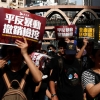 송환법 찬반 시위 엎친 데 고성능 폭발물 덮친 홍콩