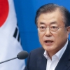 ‘北 도발’에 문 대통령 지지율 하락 ‘49.9%’…한국당 상승