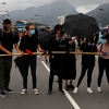 공항 봉쇄 시도한 홍콩시위대…중국 오성홍기도 불태워
