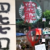 홍콩 시위대 마지막 ‘표적’ 된 스타벅스
