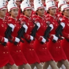 [포토] ‘오차 없이 칼 같은 대열’… 열병식하는 중국 여군들
