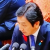 한국 무역보복 총괄하는 日장관, 불법 선물 돌렸다가 퇴출 위기