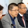 한국당 “의원 정수 10% 확대안 반대 73.2%…축소 요구 57.7%”