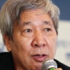 중국 작가 옌롄커, 홍콩 사태에 “어떤 이유든 폭력에 반대”