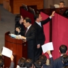 자유한국당, 본회의 지연전략…수정안 300건 제출