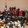 4+1 ‘선거법’ 본회의 기습 상정… 한국당 ‘필리버스터’ 맞불