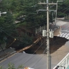 “폭격 맞은 듯” 구리 아파트단지 앞 도로에 거대 싱크홀(종합)