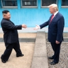 트럼프 “김정은 똑똑하다, 남북이 같은 민족이거든”