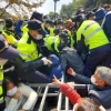 [포토] “사드 공사 반대” 성주 주민-경찰 충돌