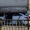 [포토] ‘위험천만’ 갓길 불법주차 화물차에 깔린 승용차