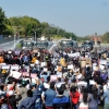 “계엄령 무섭지 않다” 미얀마 시위에 군부 또 물대포