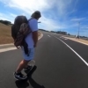 호주 동해안 4000㎞ 스케이트보드로 달리는 미친 사내
