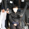 첫 재판 출석한 김태현…“동생·어머니 살해는 우발적” 주장