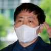 ‘대북전단 살포’ 박상학, 경찰 소환조사…“계속 날릴 것”