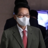 박지원, 日 총리에 文대통령 ‘관계 정상화’ 의지 전달