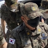 성추행 피해 공군 부사관 ‘2차 가해’ 준위·상사 구속기소